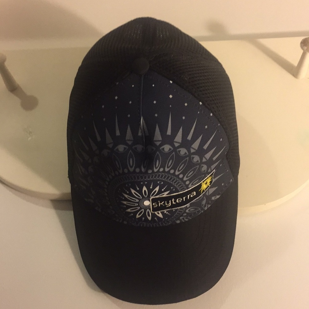 Headsweats Athletic Trucker Hat